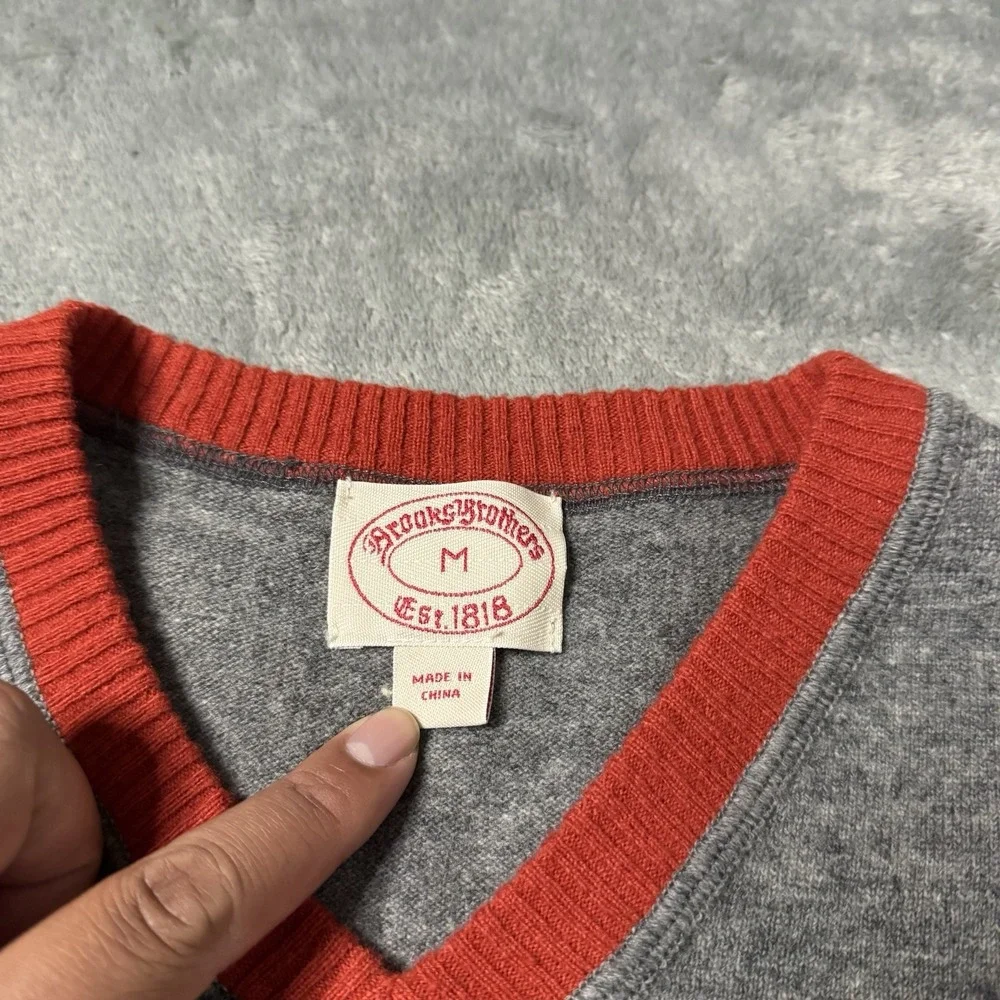 Brooks Brothers 100% Lambswool Red/Gray Ribbed V neck Sweater Mens‎ M